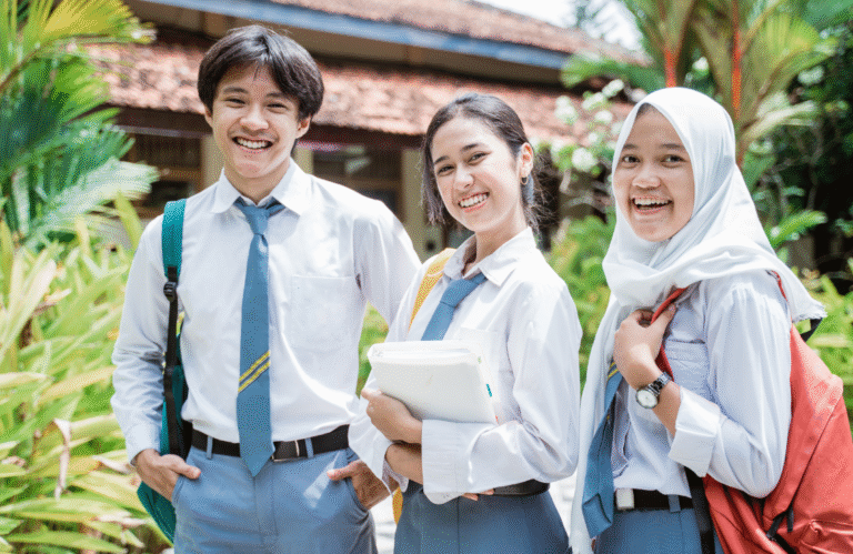 Tips Mudah Bergaul di Sekolah untuk Siswa Baru
